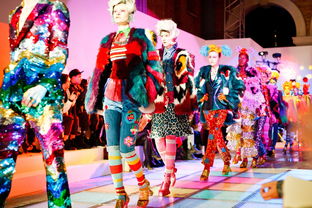 向佐穿向太的衣服走红毯,一场跨界时尚与亲情的温馨演绎 向佐穿向太的衣服走红毯,一场跨界时尚与亲情的温馨演绎