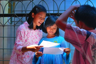 烟花下的悲剧，1岁男童在父母怀中离世