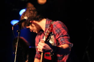 冰球赛场上,打架也是一种艺术 冰球赛场上,打架也是一种艺术