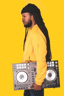 女子花3万购买应援品发给刀郎粉丝，一场跨越年龄与文化的音乐共鸣