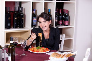 餐厅里的微观世界,一顿饭背后的文化、情感与社交密码 餐厅里的微观世界,一顿饭背后的文化、情感与社交密码