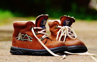 儿童足球护膝的正确戴法，保护小球员的膝盖，从正确佩戴开始